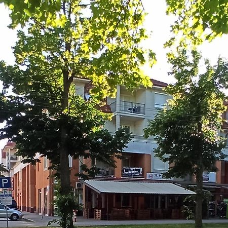 Premium Apartman Hajduszoboszlo Ngoại thất bức ảnh